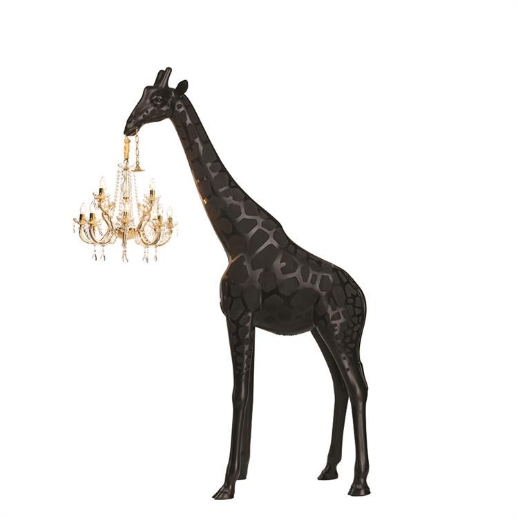 QEEBOO GIRAFFE IN LOVE INDOOR